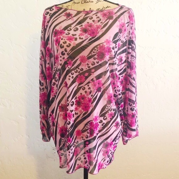 Pink Floral Animal Print Top by Carolyn Strauss - Picture 3 of 3